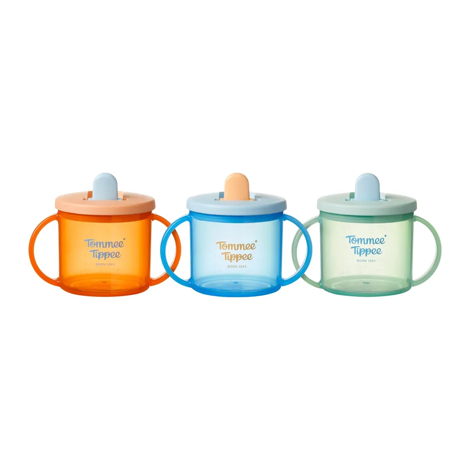 tommee-tippee-first-cup-pack-de-3-vasos-antiderrames-de-flujo-libre-con-boquilla image 1