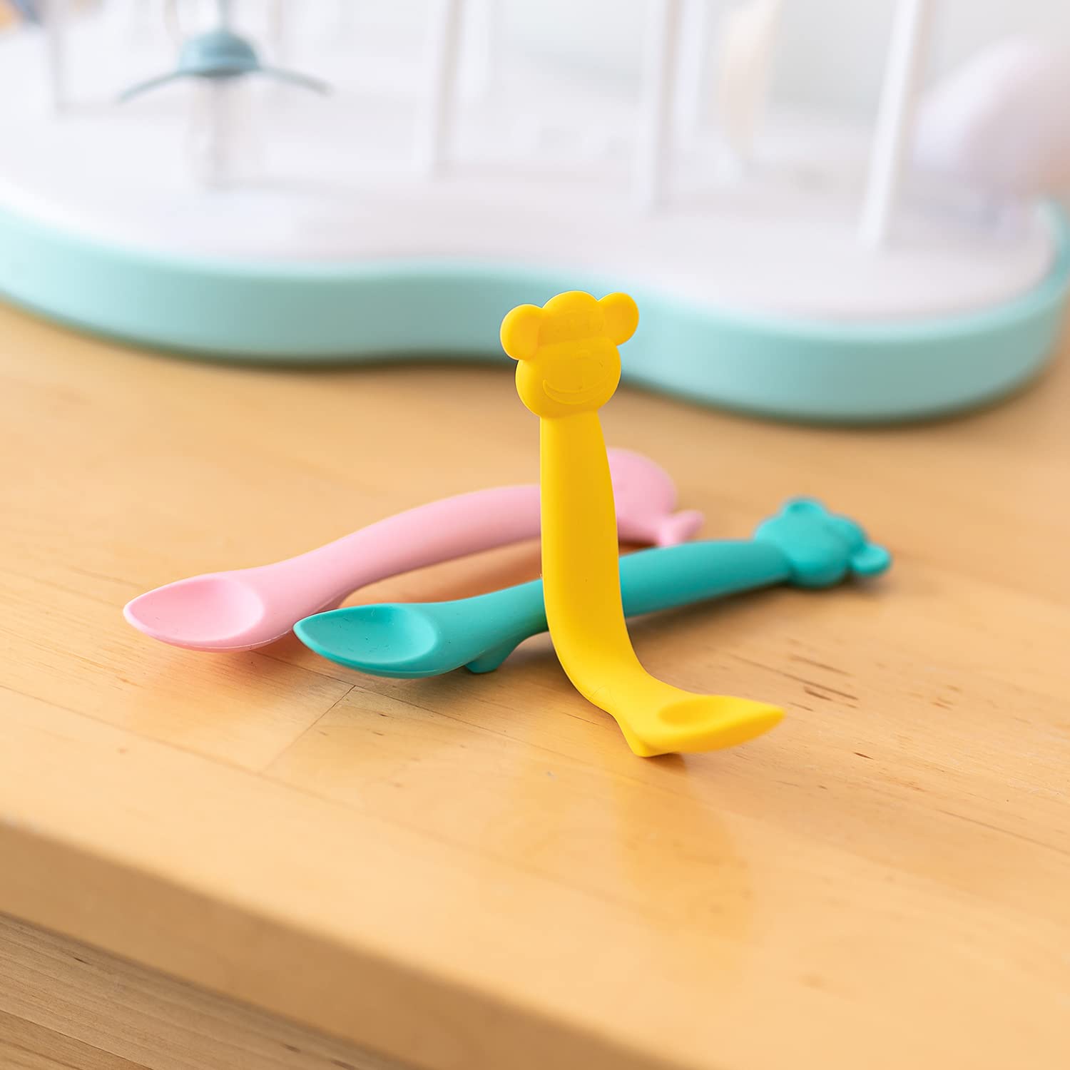suavinex-cuchara-de-silicona-de-aprendizaje-4-meses-amarillo-mono-flexible-mango image 4