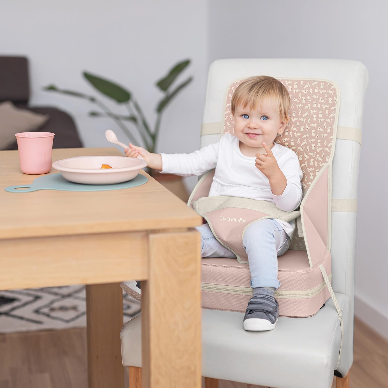 suavinex-alzador-de-silla-port-til-6-meses-trona-elevadora-universal-plegable-co image 2