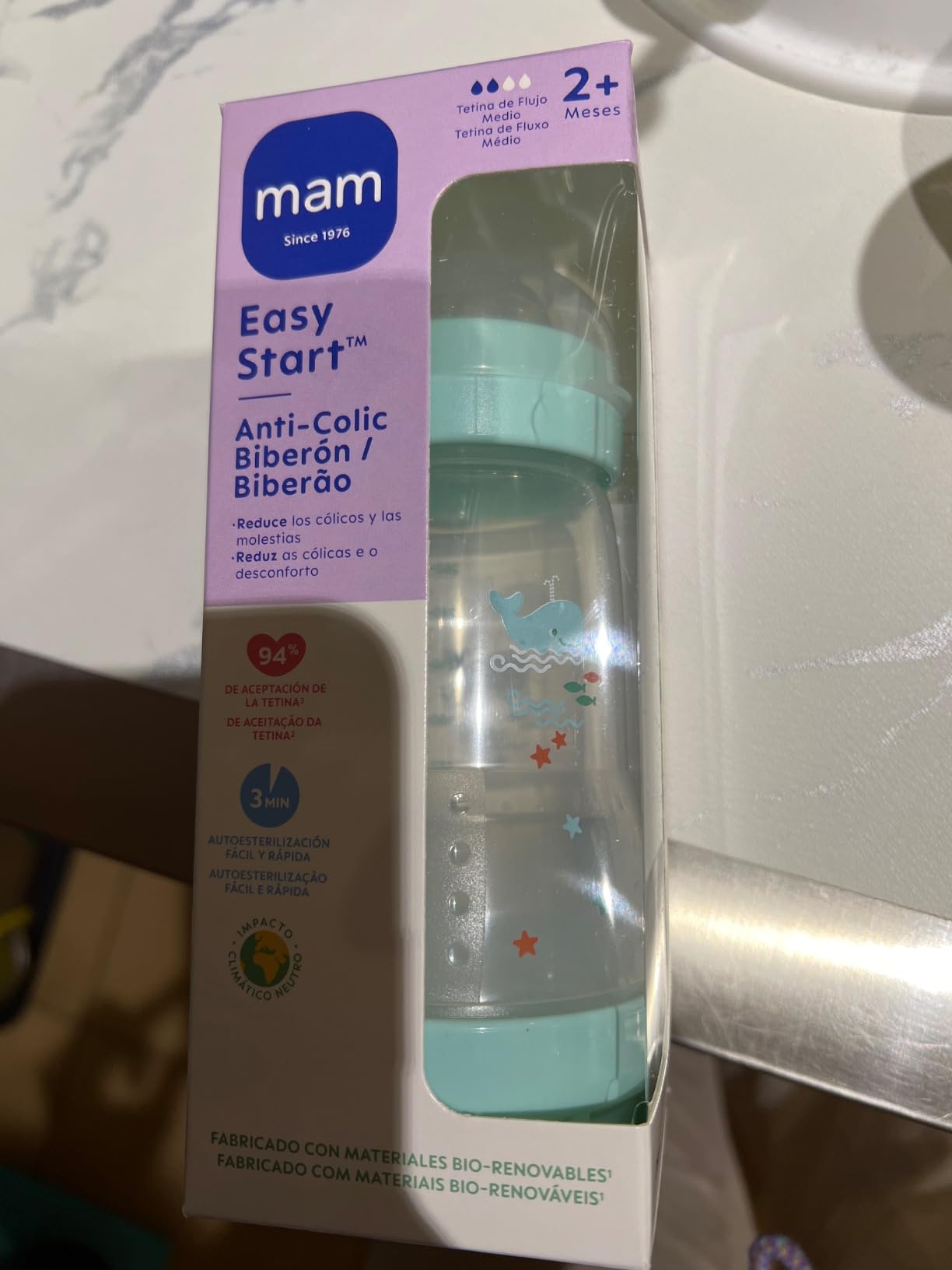 Le chocó el material de la tetina