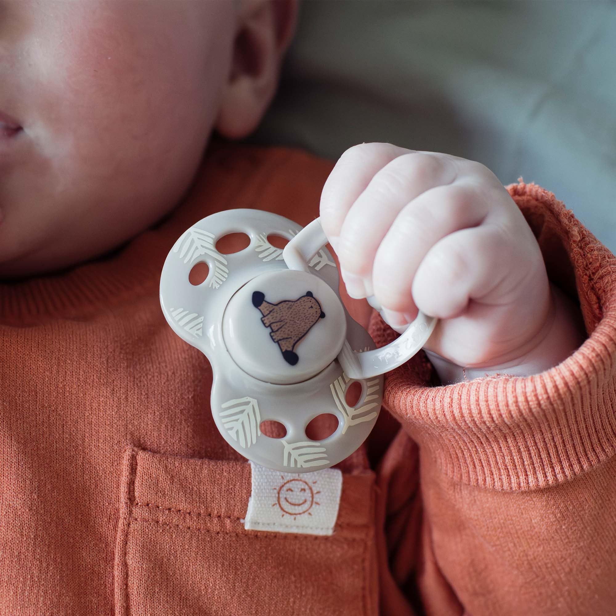 tommee-tippee-chupete-fun-6-18-meses-pack-de-6-chupetes-sim-tricos-de-silicona-s image 3