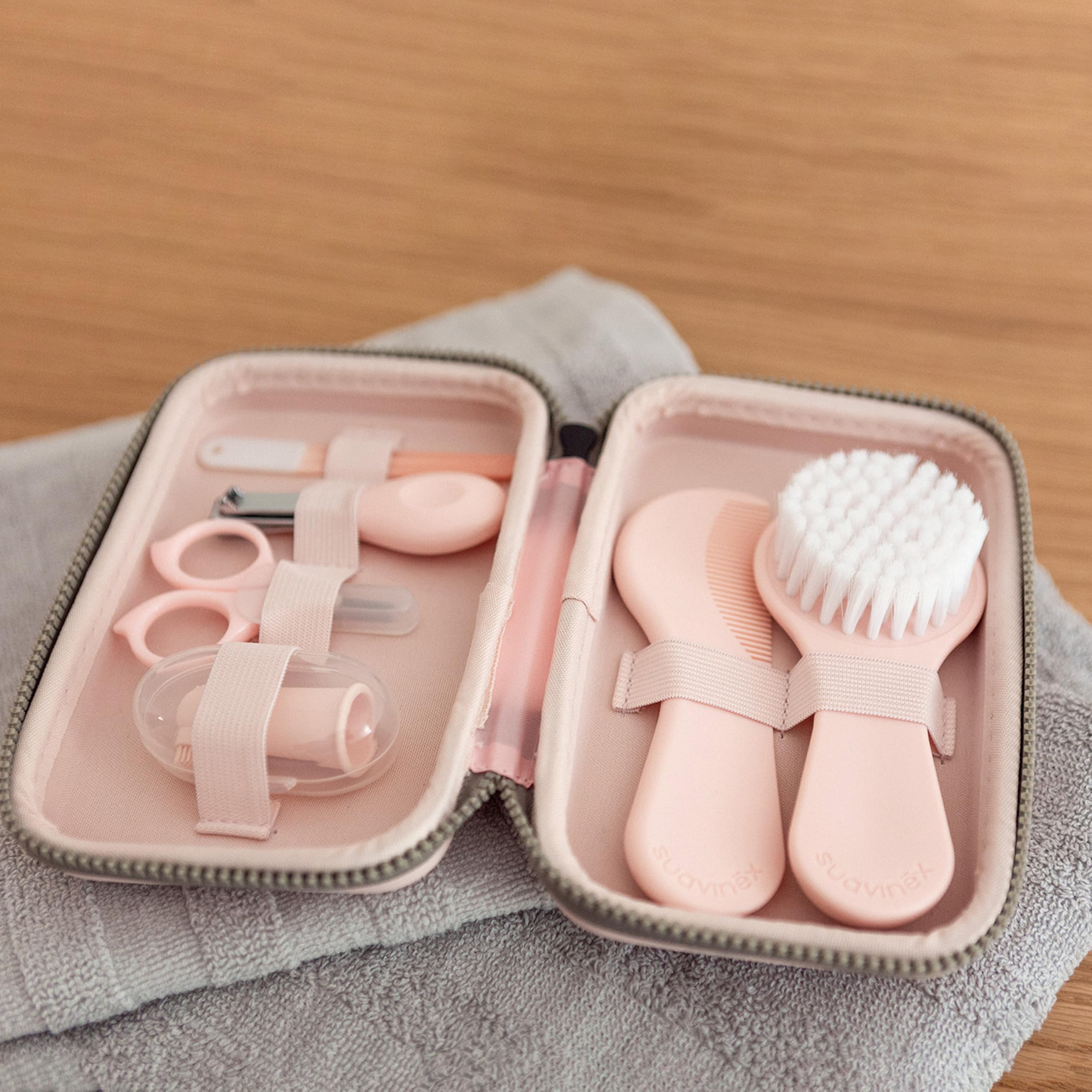 suavinex-neceser-set-manicura-para-beb-s-0m-kit-de-cuidado-con-cepillo-peine-cep image 5