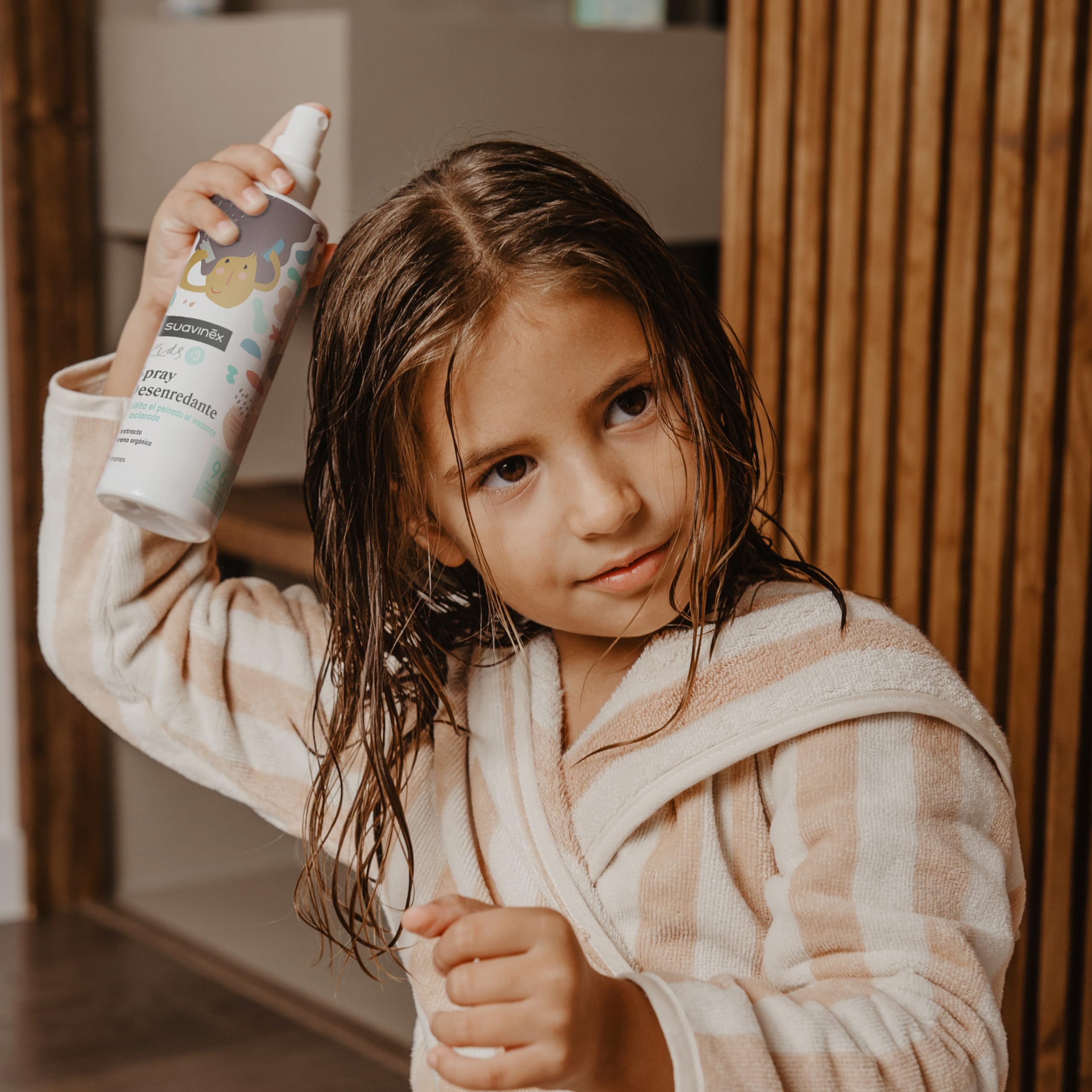 suavinex-spray-desenredante-pelo-para-ni-as-y-ni-os-3-10-a-os-sin-aclarado-250-m image 2